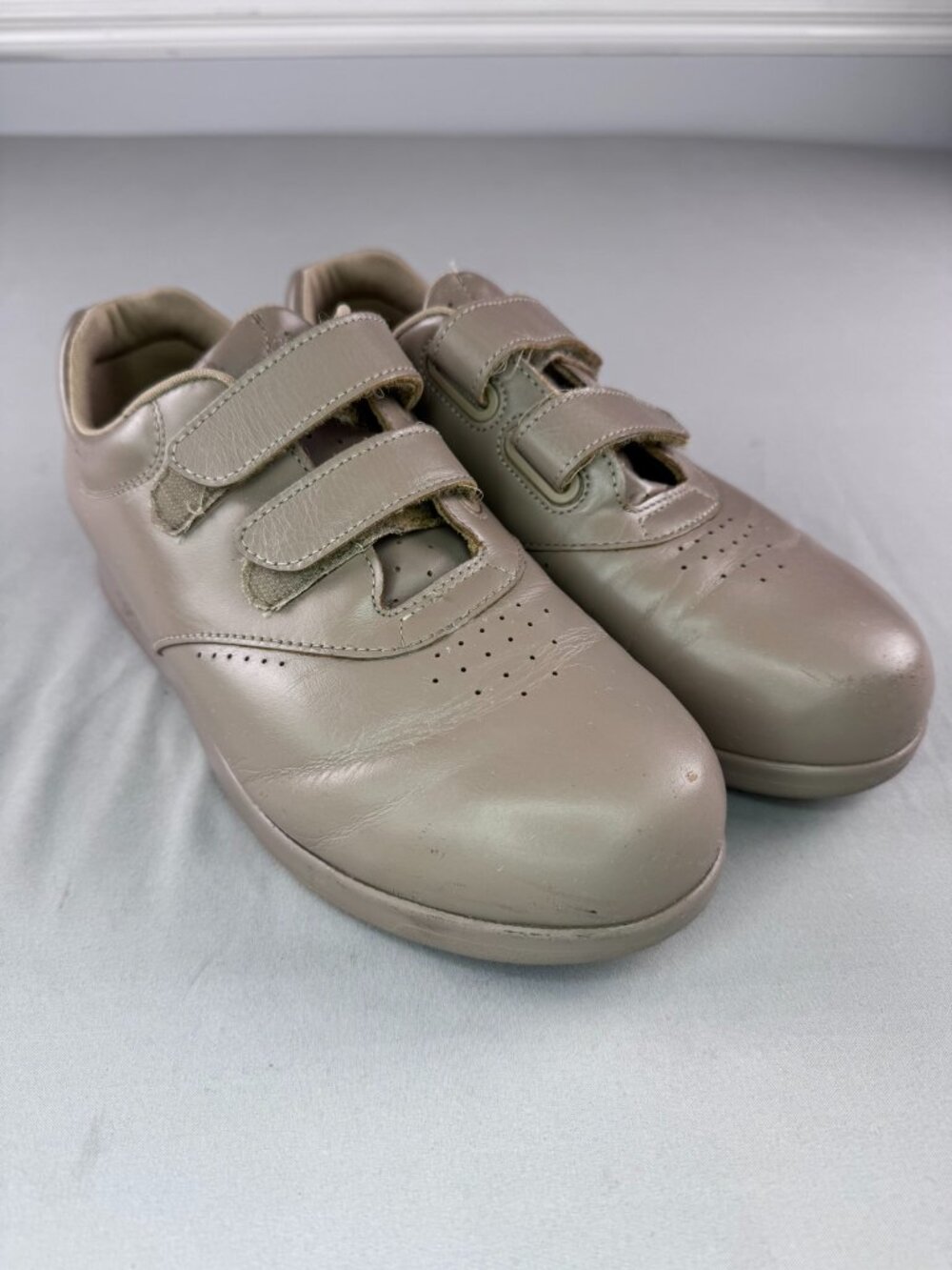 SAS Me Too Mocha Women's 8 Light Brown Shoes Comfortable Adjustable Basic